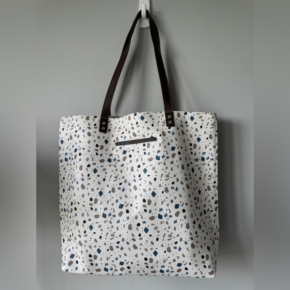 thirty-one White Terrazzo-Pattern Tote with Brown Straps